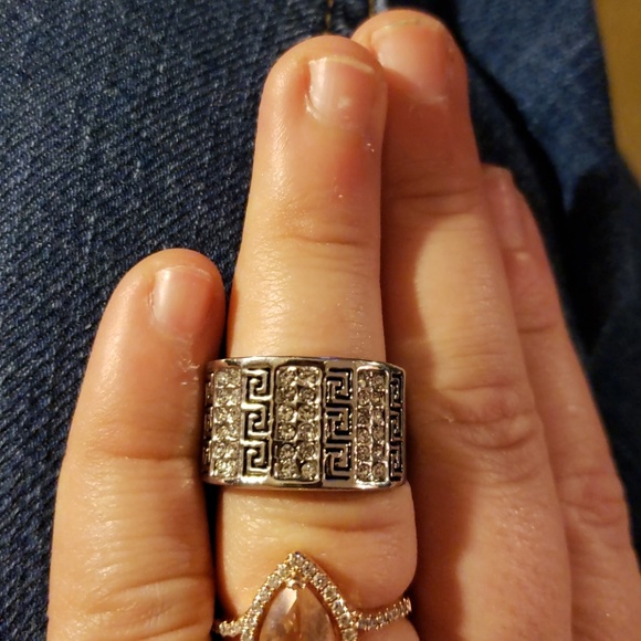 Ring - Picture 2 of 3